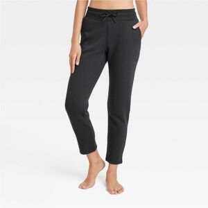 All in motion mid rise black taper pants nwt